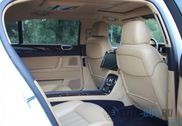 Bentley Flying Spur white